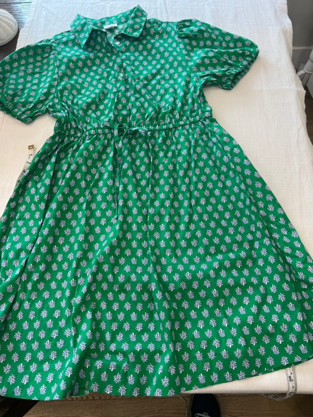 🔥🔥 J. . Crew Beautiful Dress Green Floral Tie-Waist Shirtdress